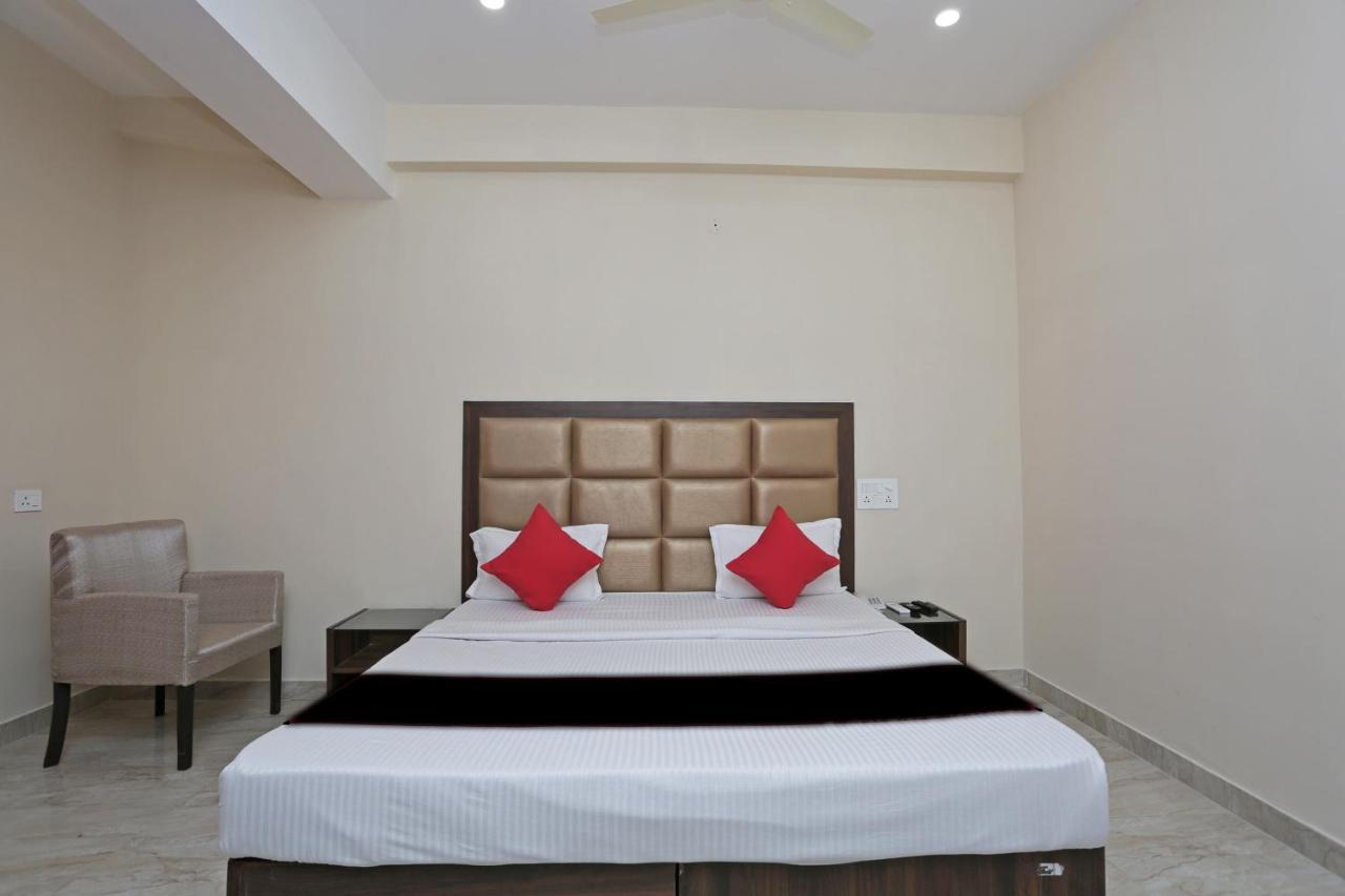 Capital O 37423 Golden Leaf Hotel Dehradun Ngoại thất bức ảnh