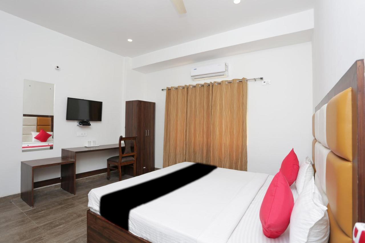 Capital O 37423 Golden Leaf Hotel Dehradun Ngoại thất bức ảnh