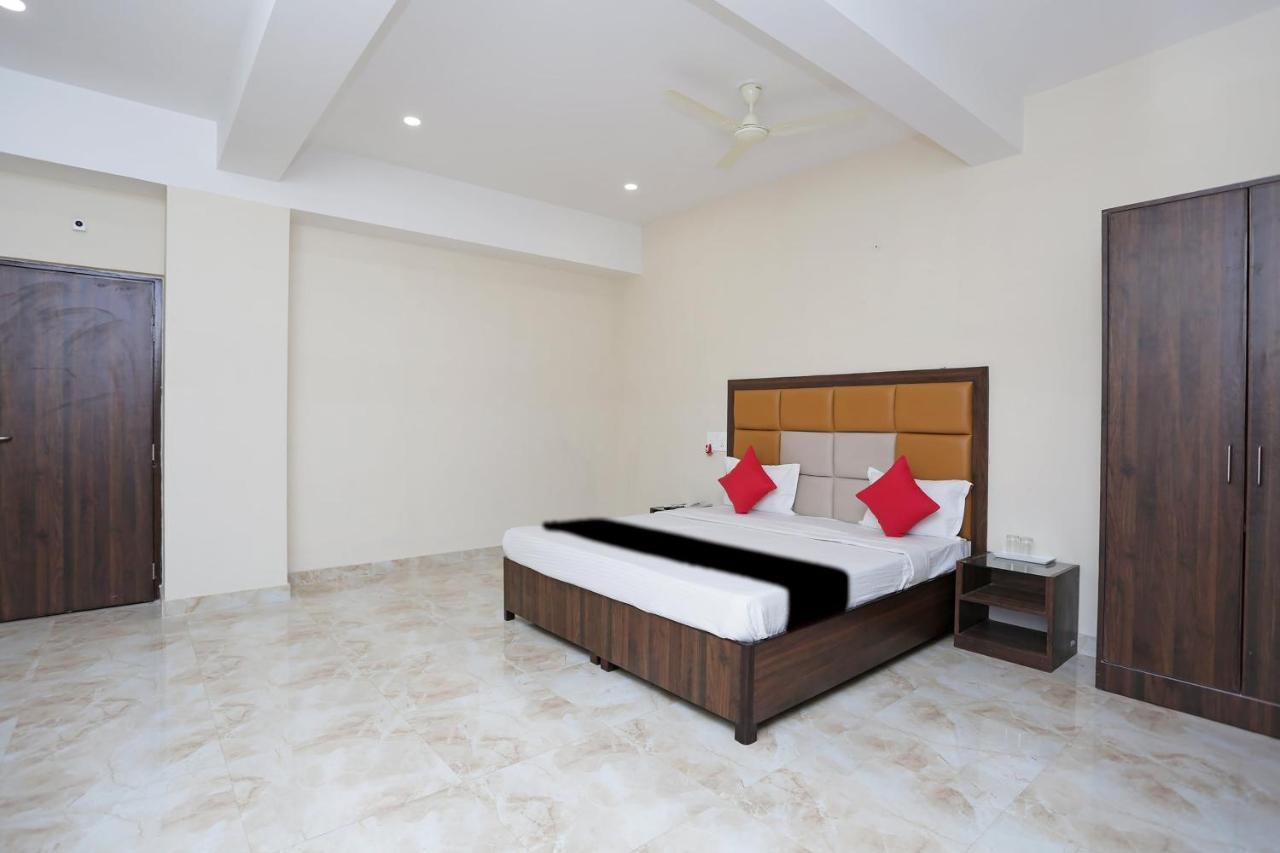 Capital O 37423 Golden Leaf Hotel Dehradun Ngoại thất bức ảnh
