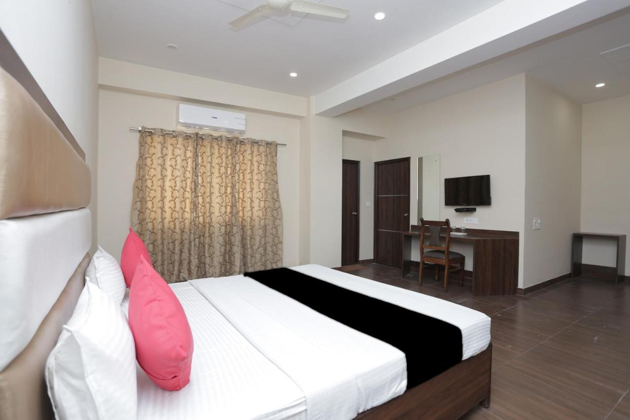 Capital O 37423 Golden Leaf Hotel Dehradun Ngoại thất bức ảnh