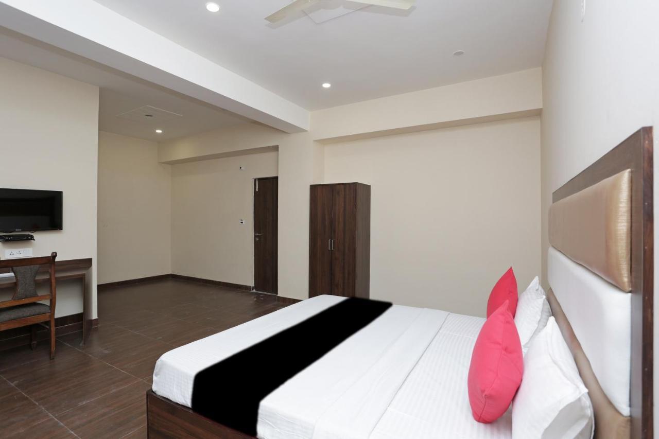 Capital O 37423 Golden Leaf Hotel Dehradun Ngoại thất bức ảnh
