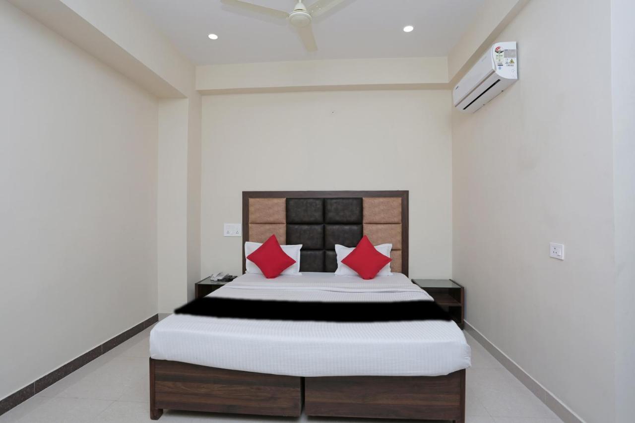 Capital O 37423 Golden Leaf Hotel Dehradun Ngoại thất bức ảnh