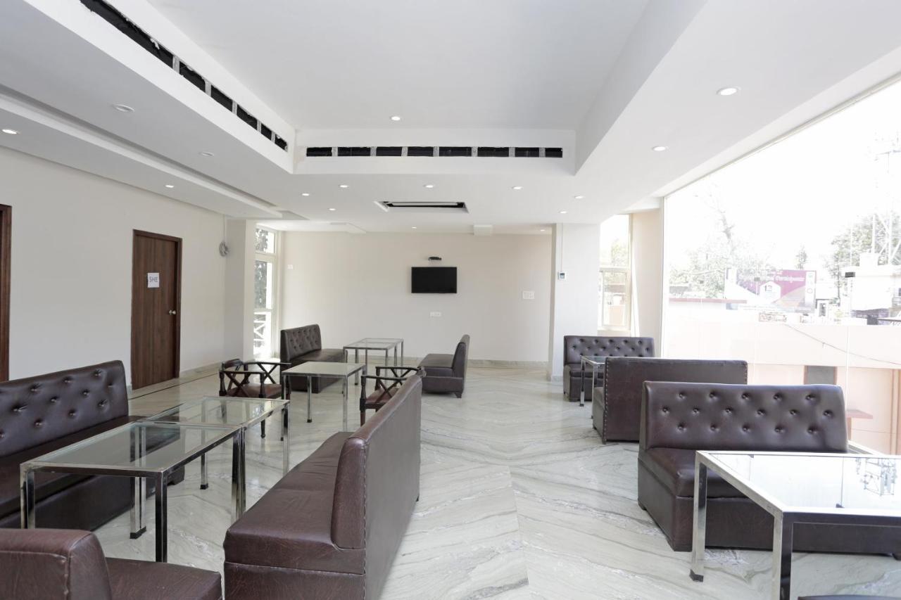 Capital O 37423 Golden Leaf Hotel Dehradun Ngoại thất bức ảnh