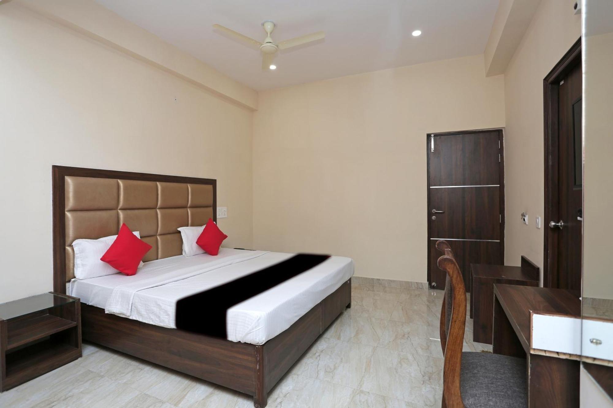 Capital O 37423 Golden Leaf Hotel Dehradun Ngoại thất bức ảnh